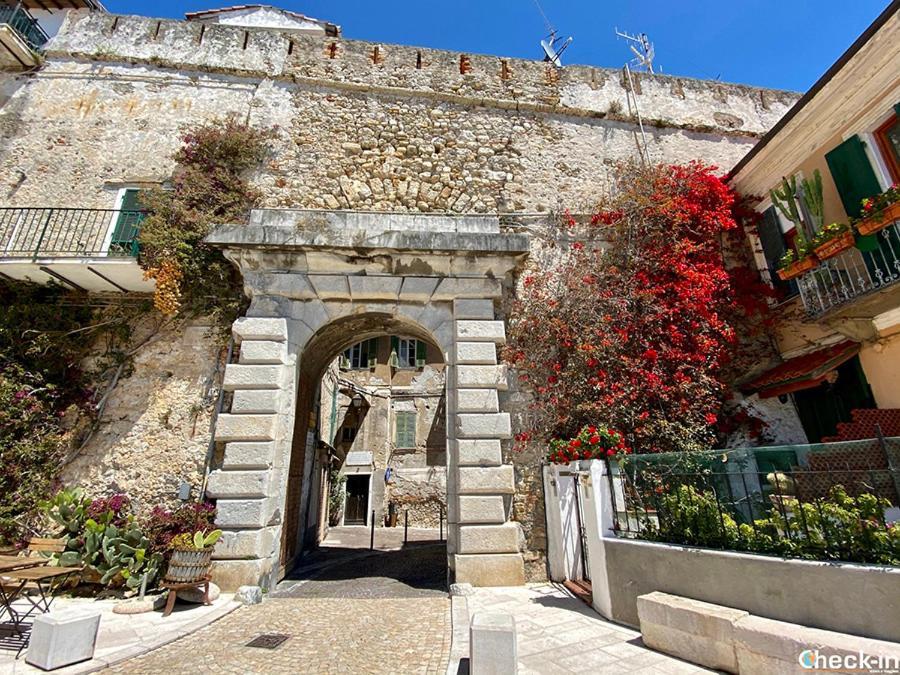 Le Trifore Ventimiglia Bagian luar foto